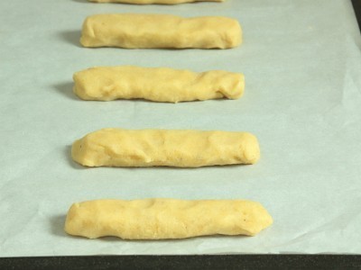 Assumono la caratteristica forma prima di andare in forno
