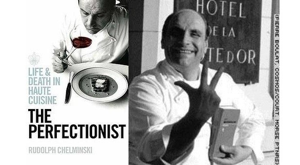 La copertina del libro in versione originale e Loiseau con in mano la Guida che lo consacra tra i più grandi chef di sempre