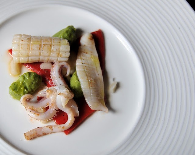 Calamari, peperoni, piselli e mandorle ...
