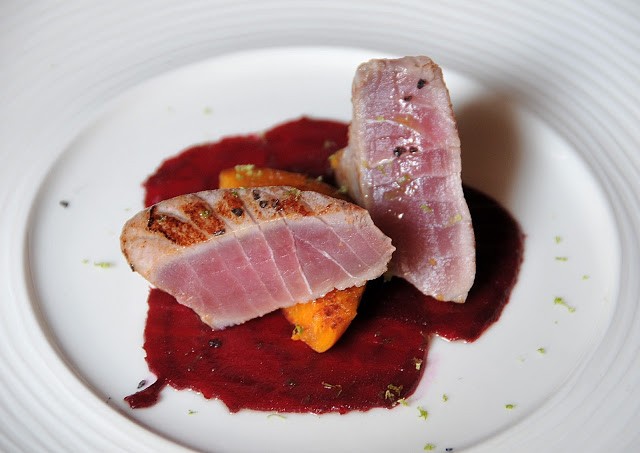 Tonno, carote al lime e barbabietola al Gin