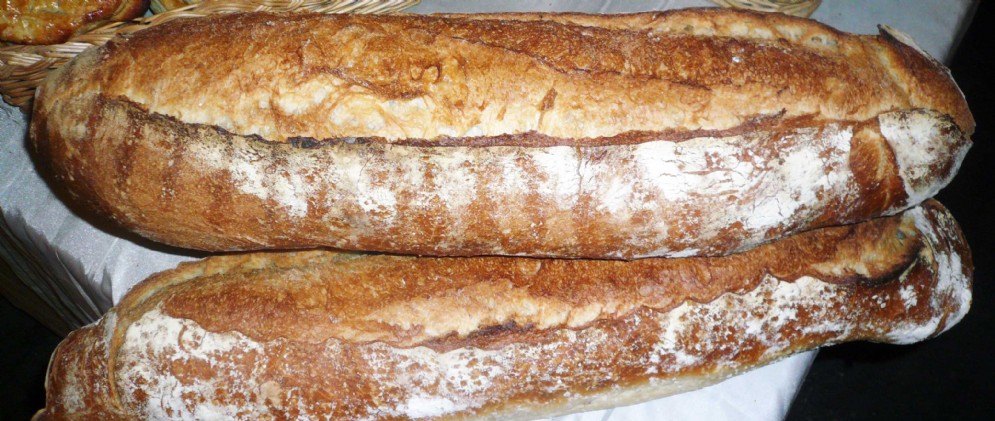 Il formato incide sul tempo di cottura, e un forno umidificato favorirà la formazione di una bella crosta croccante