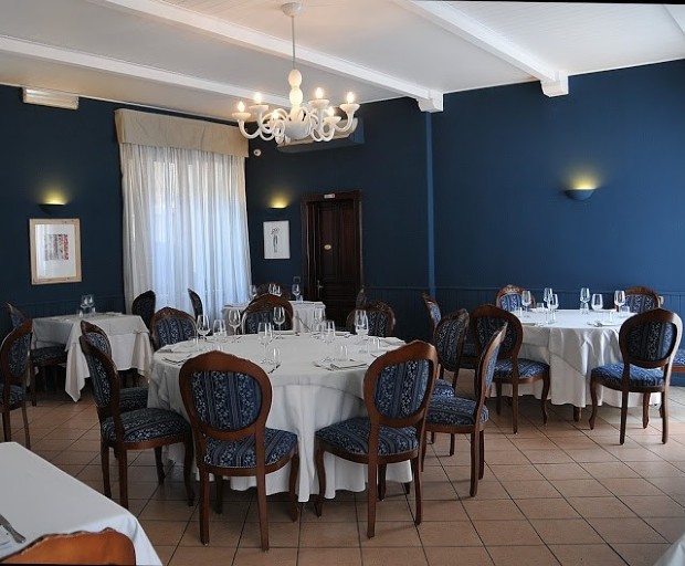 La sala interna dell'Aquila Antica