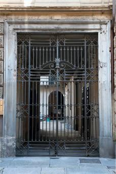 Cancello del ghetto in piazza Carlina