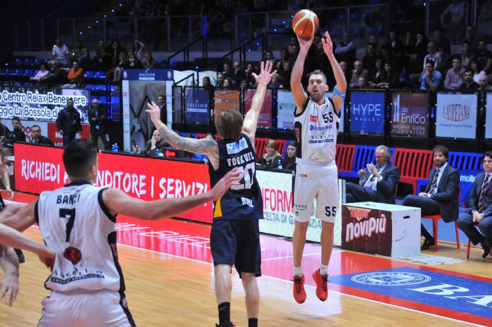 Pierich al tiro per l'Angelico (foto Ceretti)