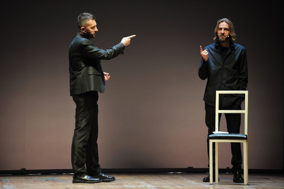 Scanzi e Casale a teatro in Il sogno di un'Italia