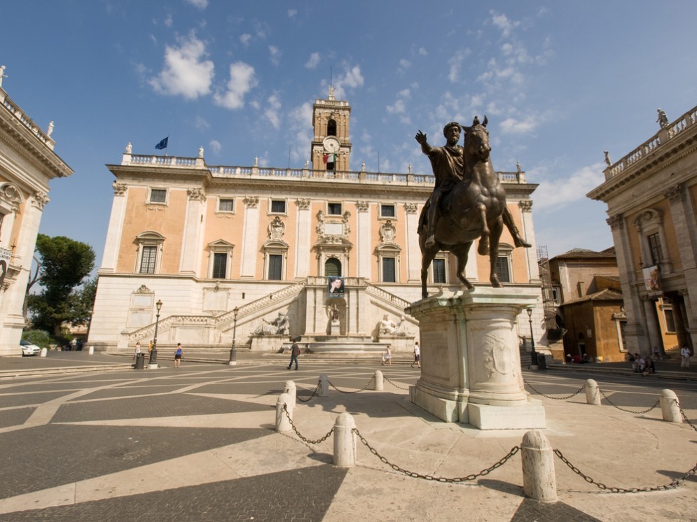 Il M5S punta il dito sulle primarie del Pd