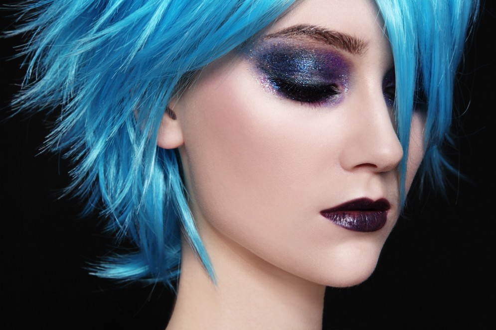 Come tingersi i capelli di blu