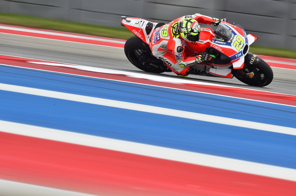 Andrea Iannone in azione sulla Ducati