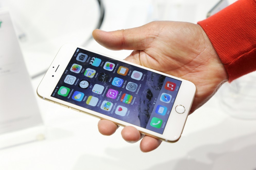 l'iPhone del futuro sarà in vetro