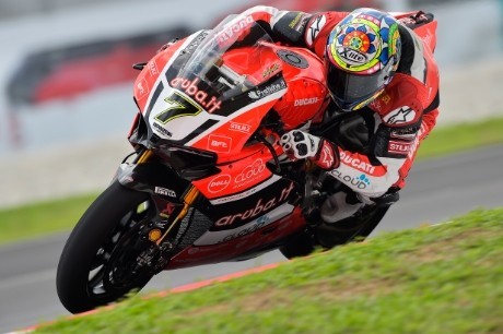 Davies in azione sulla sua Panigale R