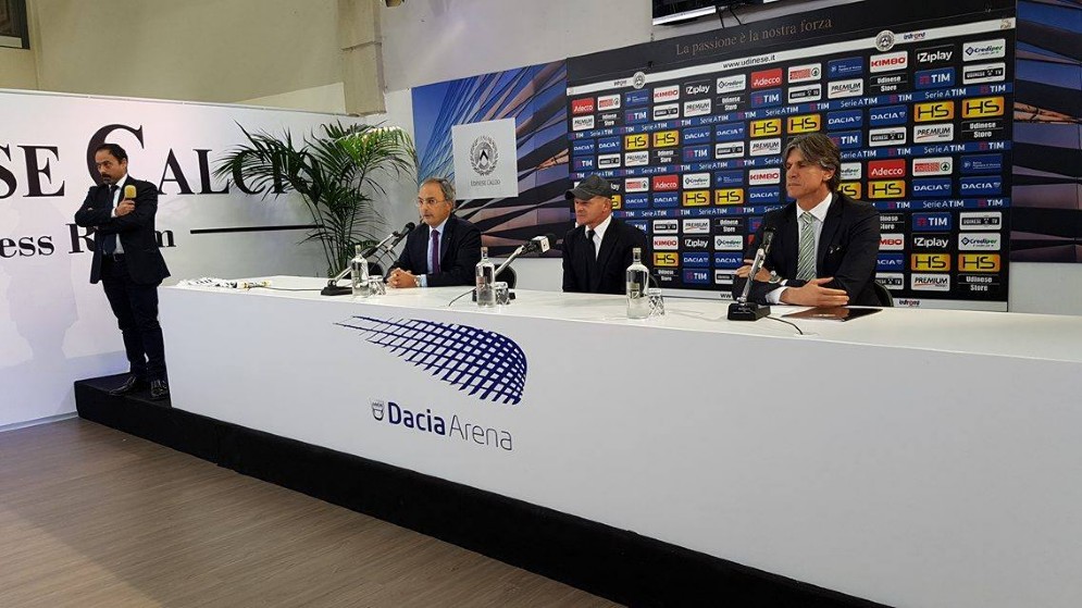 La presentazione del nuovo allenatore dell'Udinese Inchini