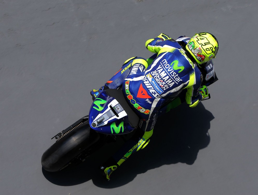 Un'immagine dall'alto del Dottore in pista