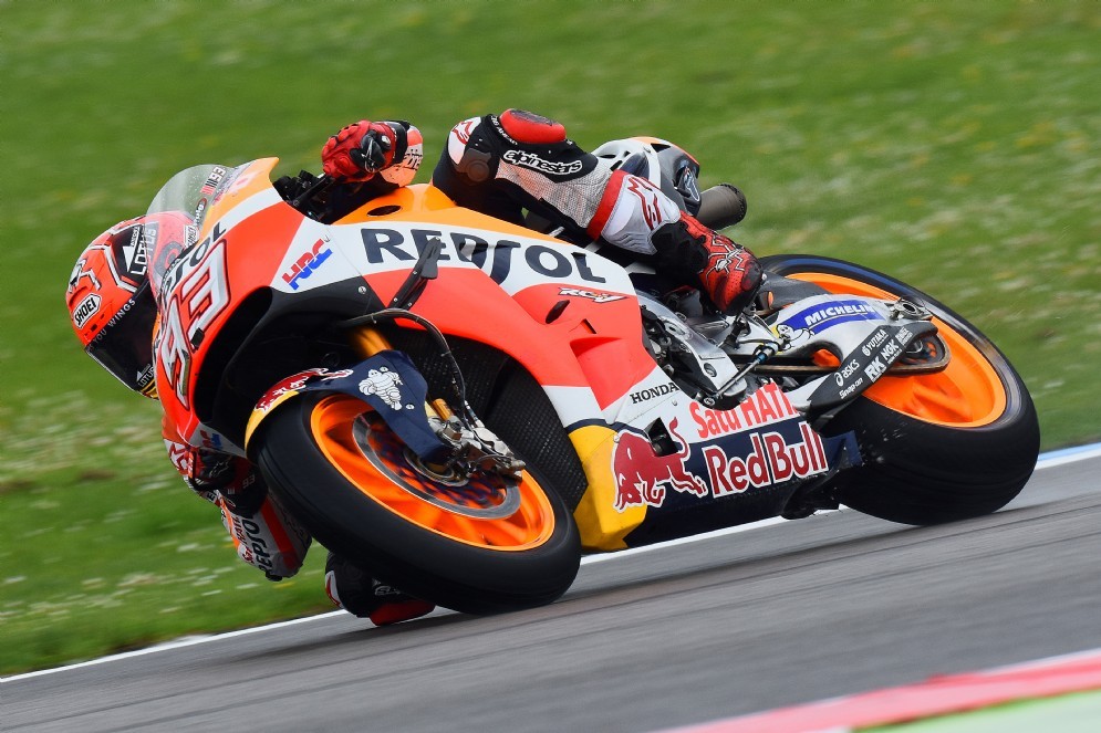 Marc Marquez in azione in qualifica