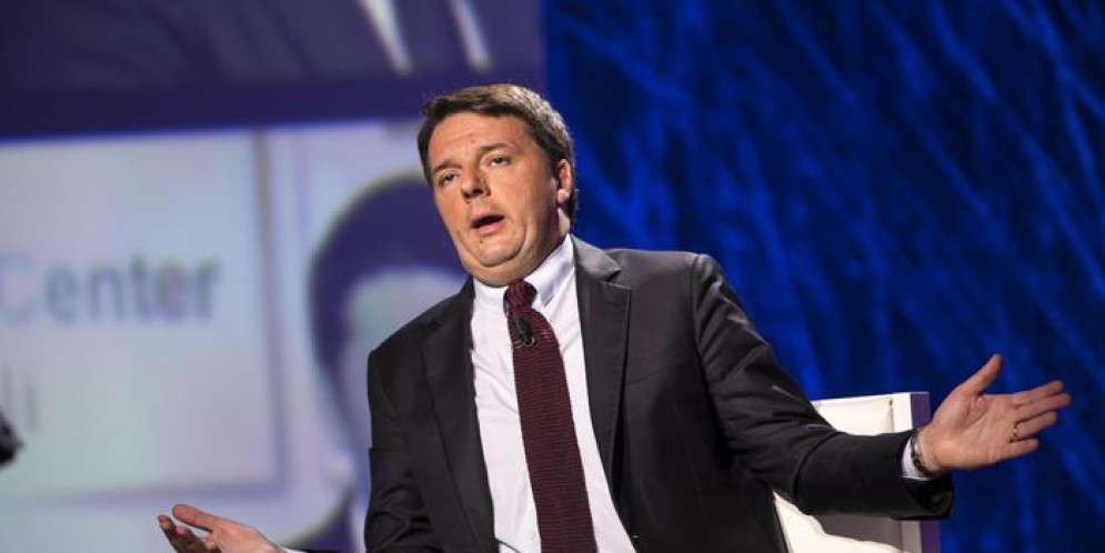 Matteo Renzi sta mandando numerosi segnali a Si, alla sinistra Pd e all'M5s sull'Italicum.