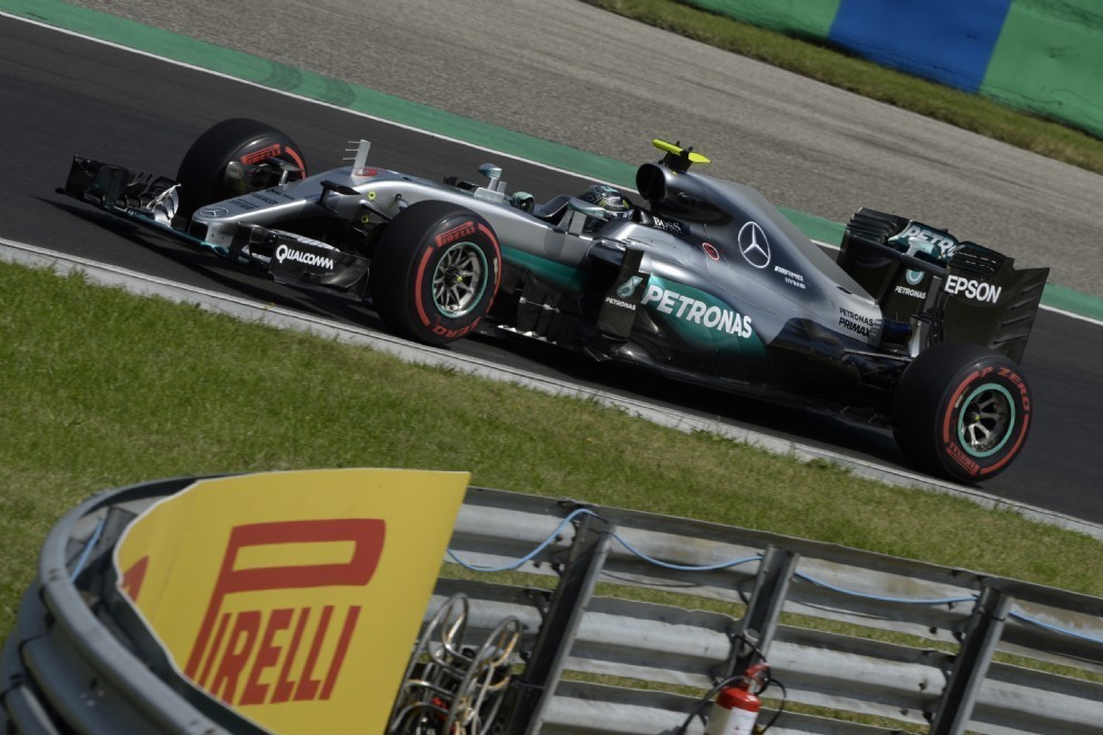 Nico Rosberg in pista nelle prove libere in Ungheria