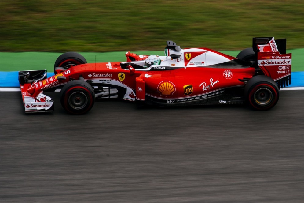 Il pilota tedesco in azione nelle prove libere in casa