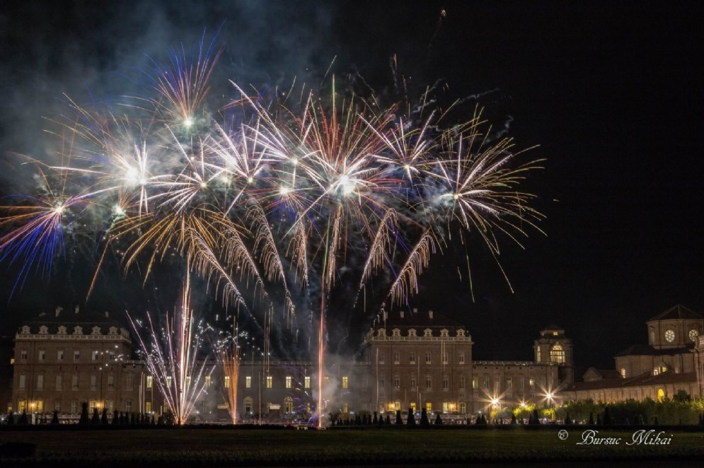 Lo spettacolo pirotecnico organizzato alla Reggia di Venaria