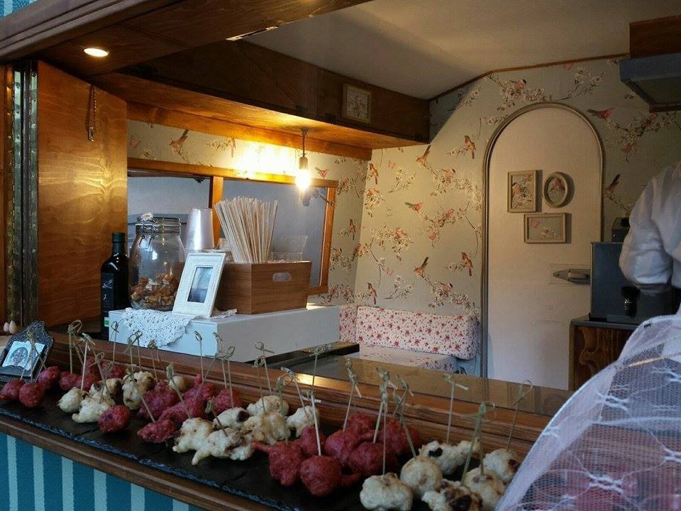 L'interno della Roulotte