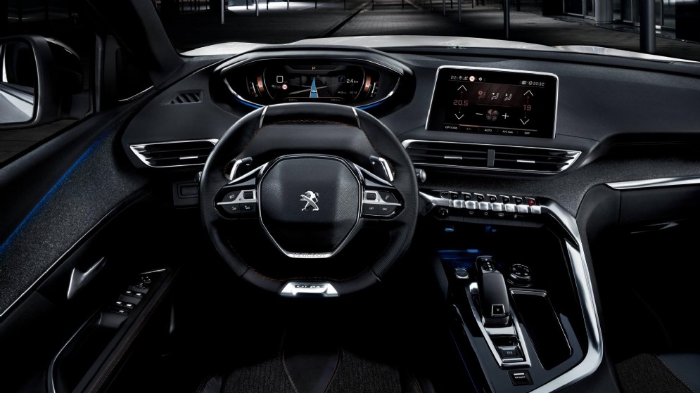 Nuova Peugeot 5008 - plancia