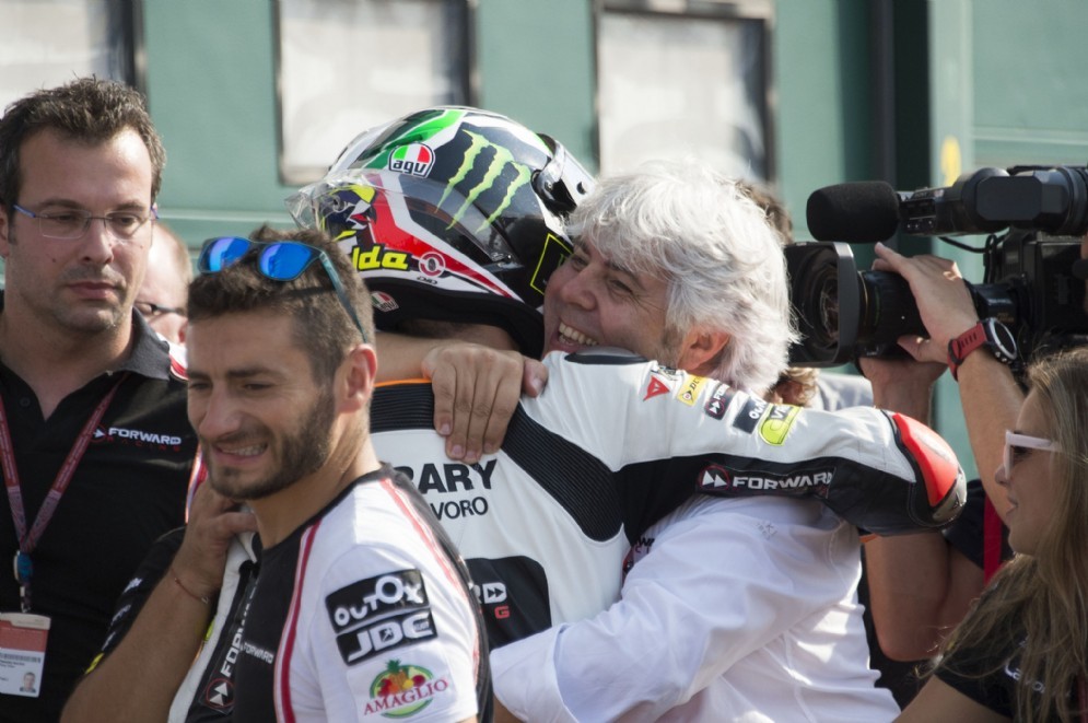 L'abbraccio con Giovanni Cuzari