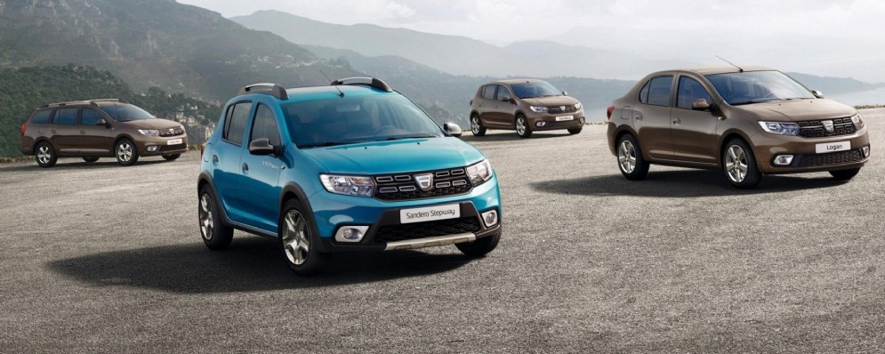 Da sinistra: Dacia MCV, Sandero Stepway, Sandero e Logan