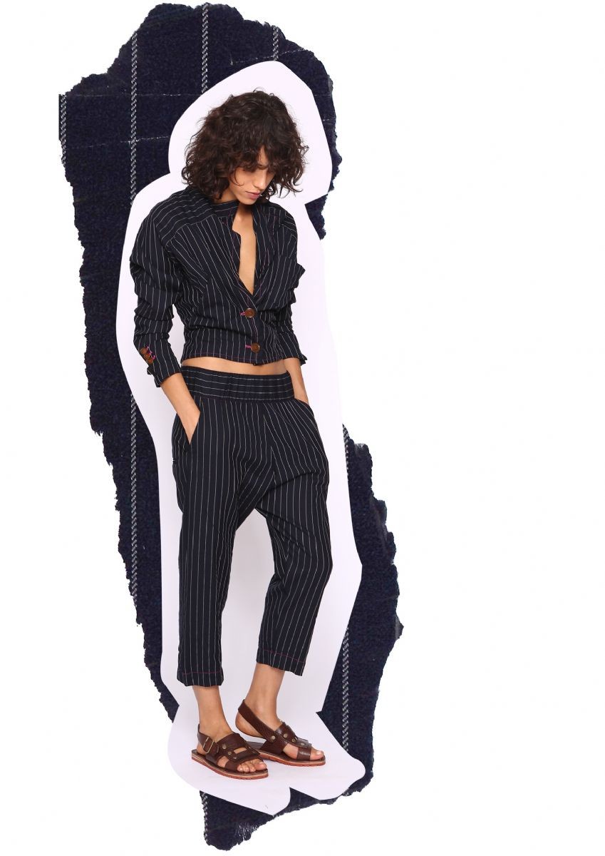 Un look della collezione P/E 2017 Vivienne Westwood