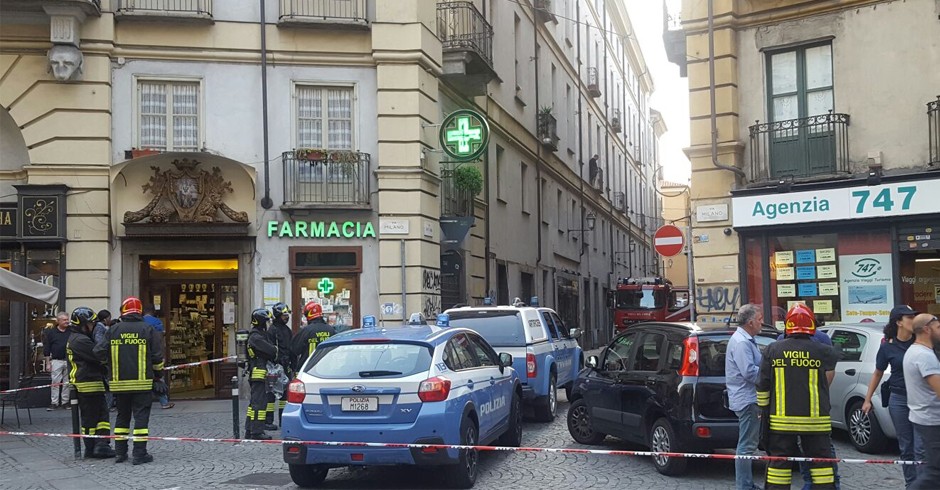 Strada chiusa per la busta sospetta all'agenzia «747»