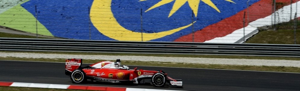 Sebastian Vettel in azione nelle prove libere a Sepang