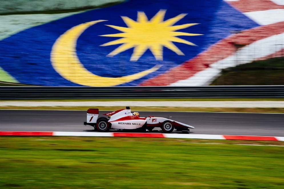 Charles Leclerc in azione nelle qualifiche a Sepang