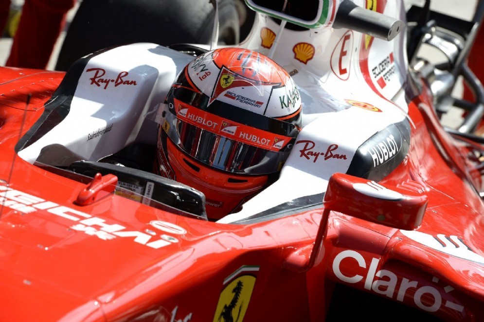 Kimi Raikkonen nell'abitacolo della sua SF16-H in Malesia