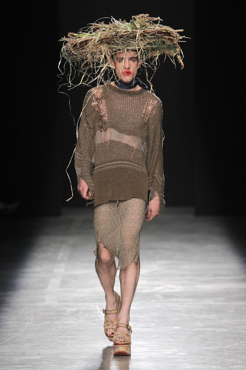 Un look della collezione Andreas Kronthaler per Vivienne Westwood