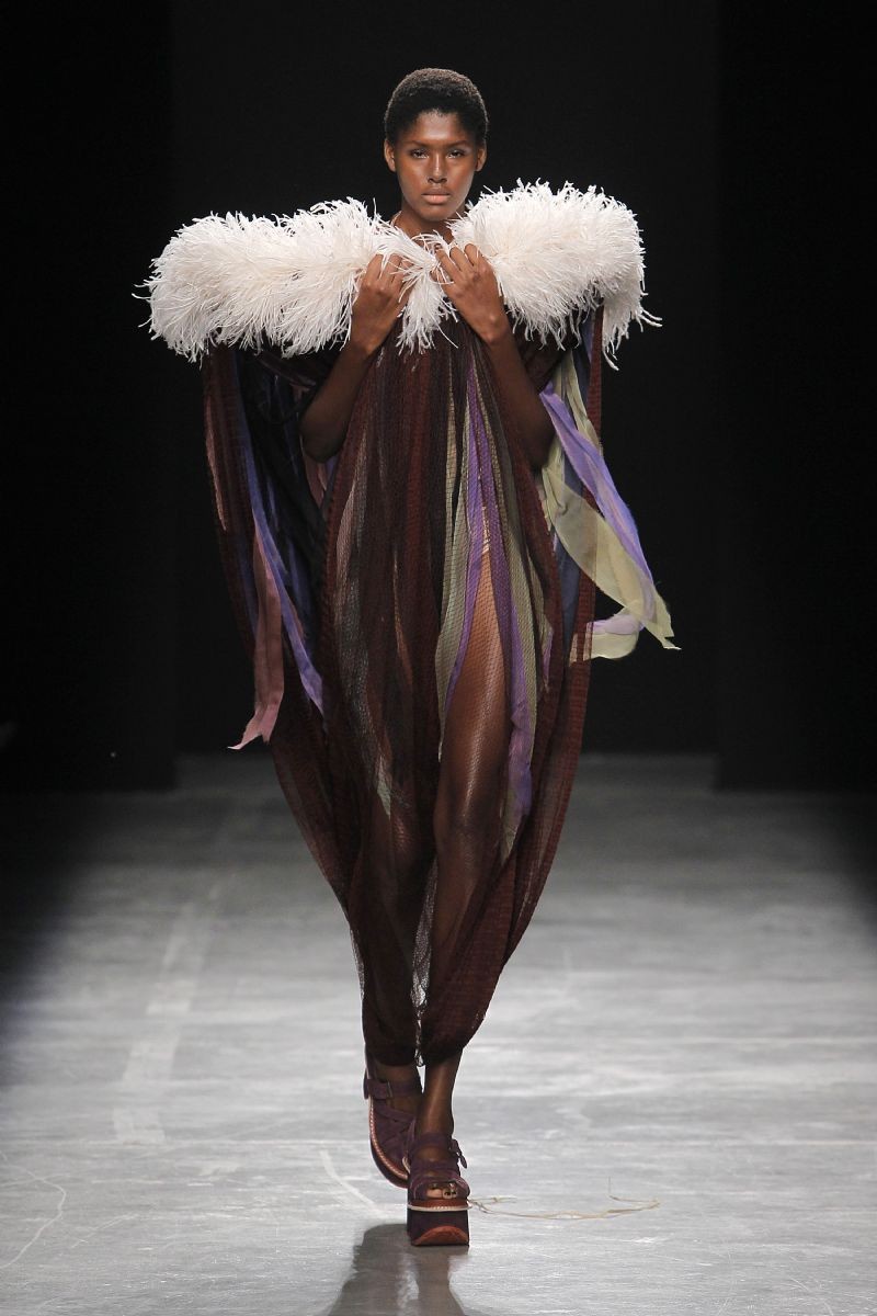 Un look della collezione Andreas Kronthaler per Vivienne Westwood