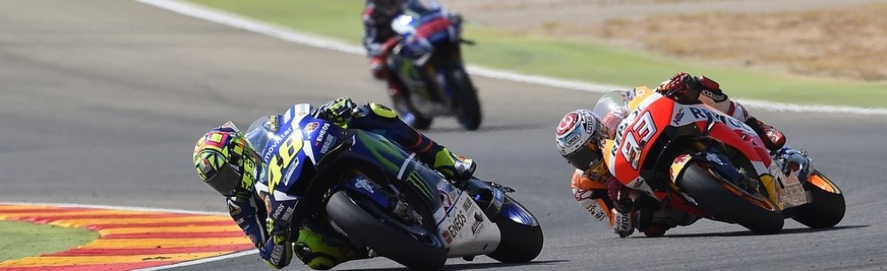Valentino Rossi e Marc Marquez in azione