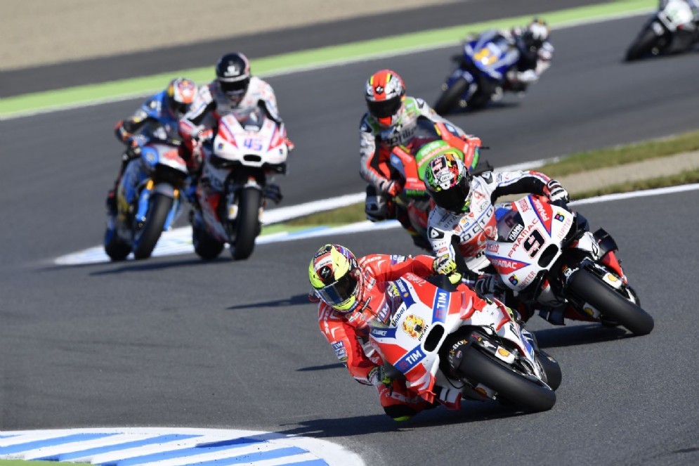 Hector Barbera in lotta a Motegi