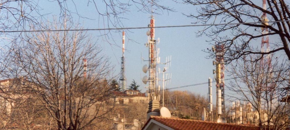 Come previsto dal protocollo d'intesa sottoscritto nel gennaio 2014 tra Regione, Comune di Trieste e soggetti privati che utilizzano gli impianti, sono state spostate le prime antenne per la radio e la televisione dal sito di Conconello