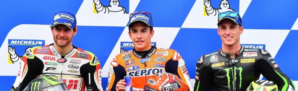 La prima fila del GP d'Australia: Marquez, Crutchlow ed Espargaro