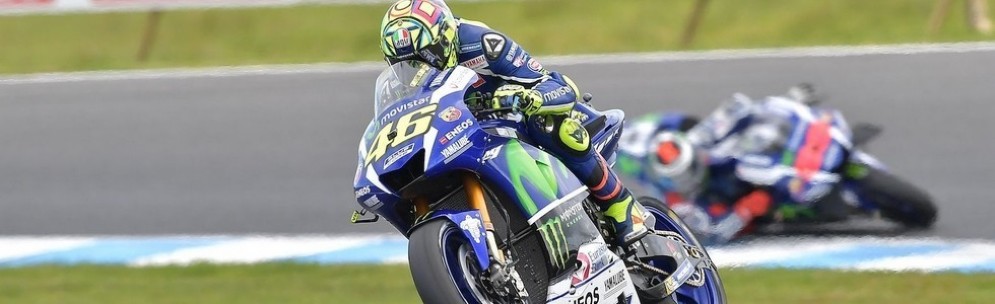Valentino Rossi davanti a Jorge Lorenzo nel GP d'Australia