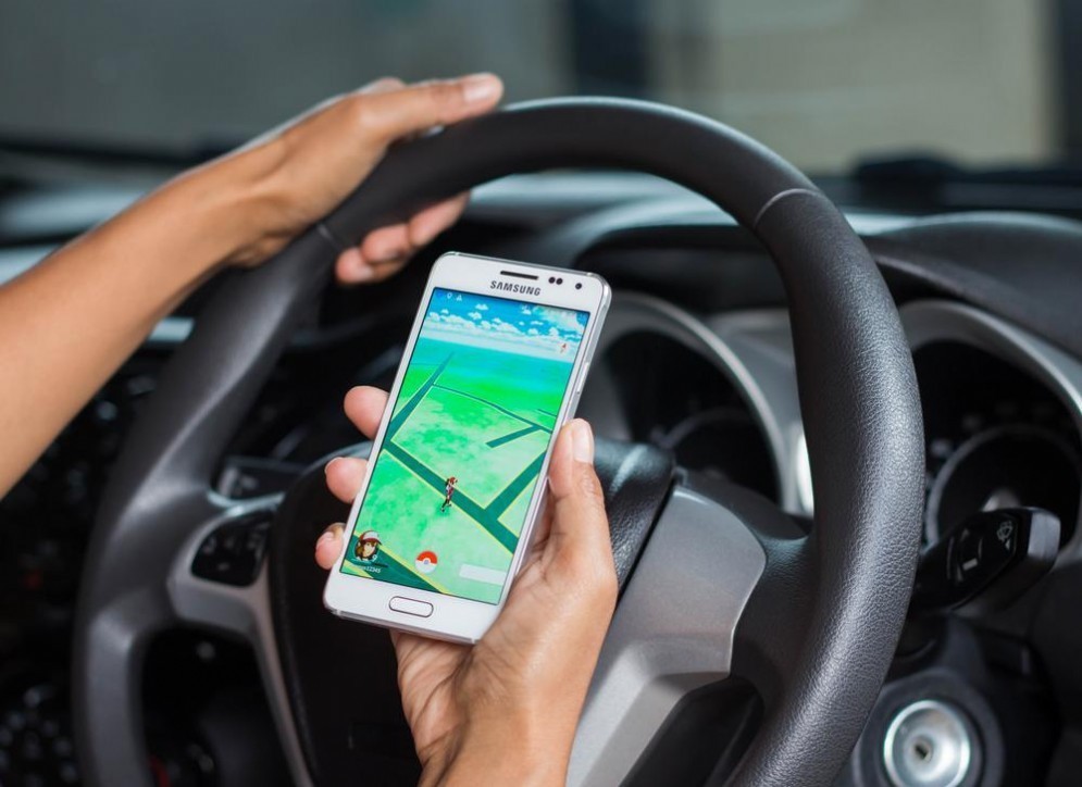 Pokemon GO, giocare alla guida è pericoloso