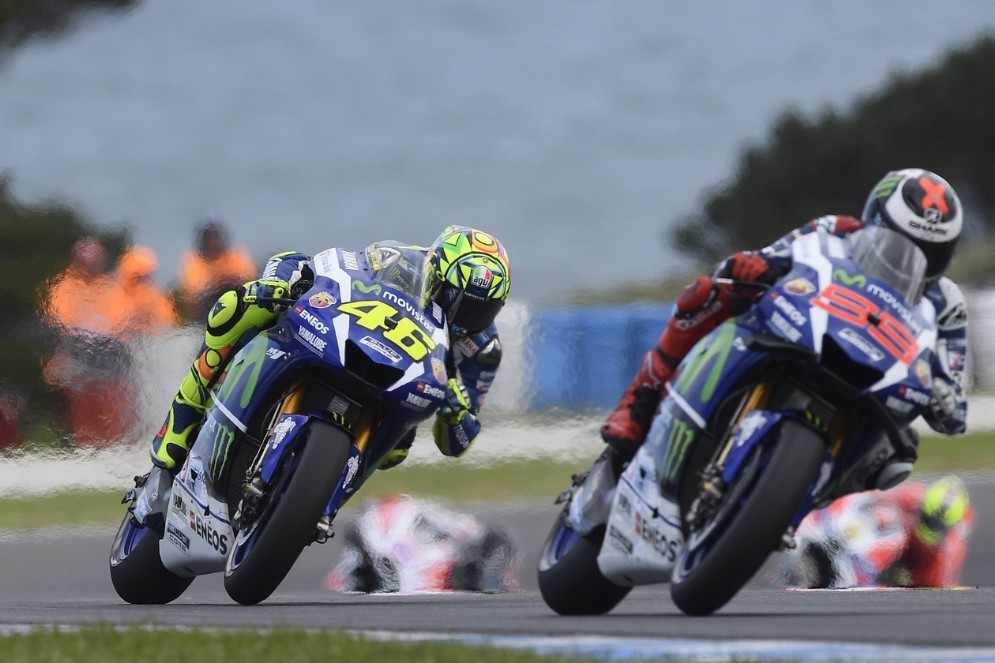 Jorge Lorenzo e Valentino Rossi in azione