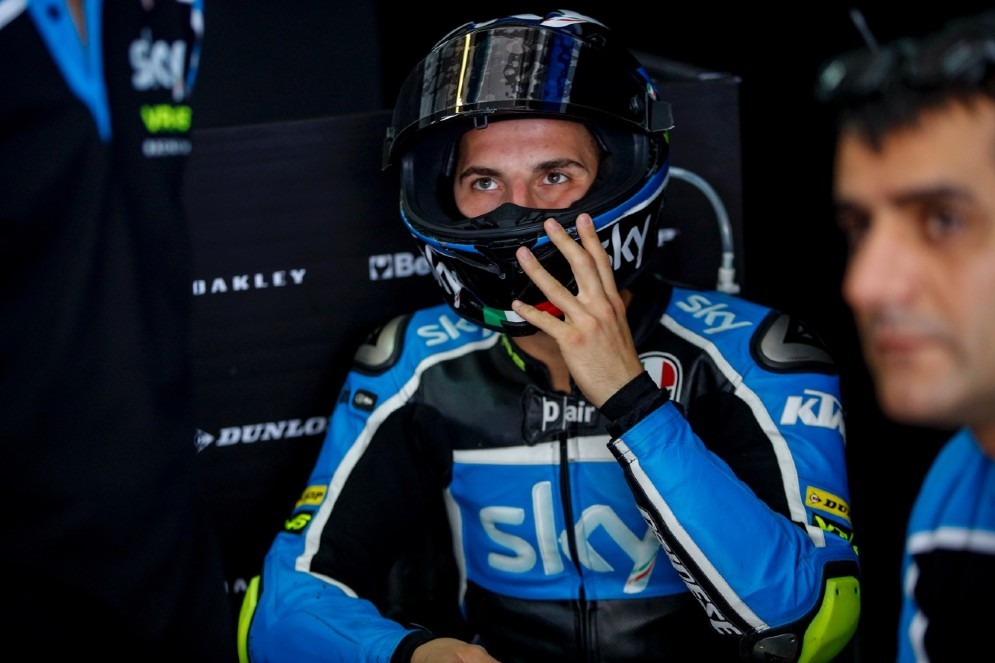 Nicolò Bulega ai box