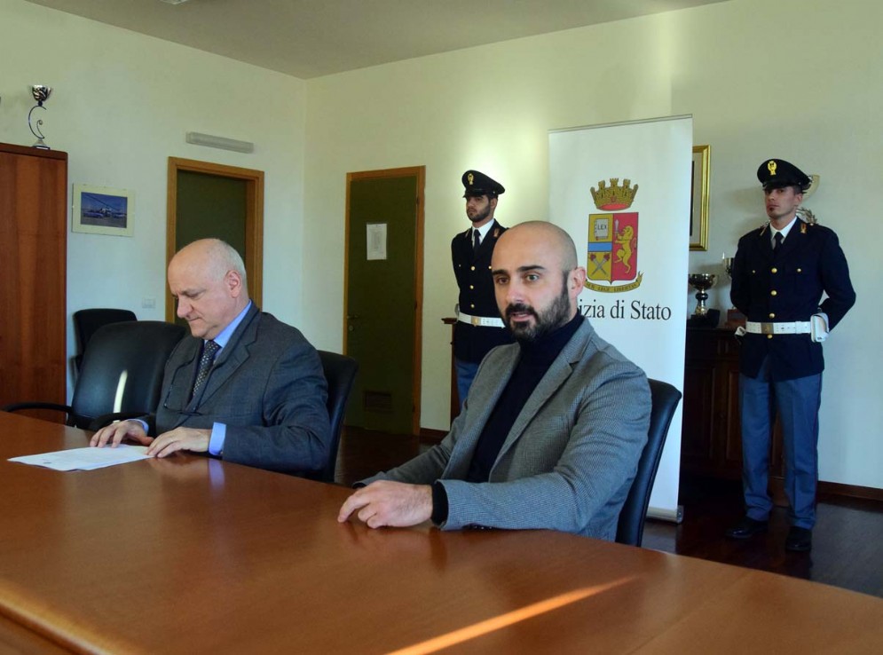 Un momento della conferenza stampa di questa mattina nella Questura di Biella