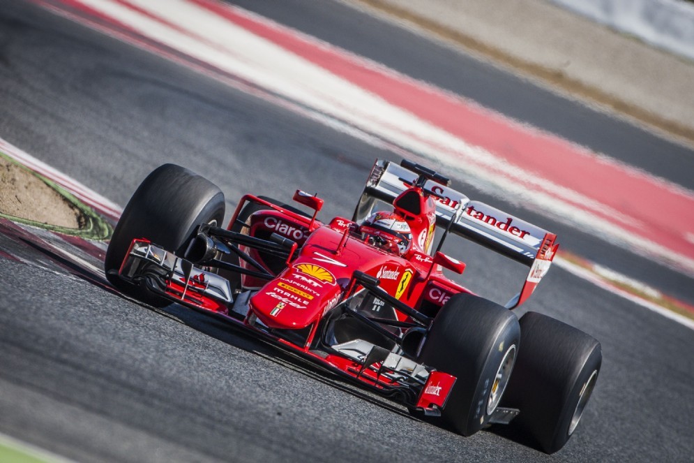 La Ferrari in pista con le gomme del prossimo anno