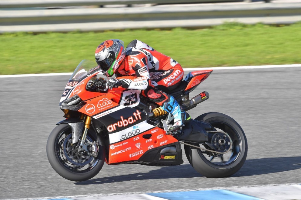 Melandri in azione sulla Panigale R a Jerez