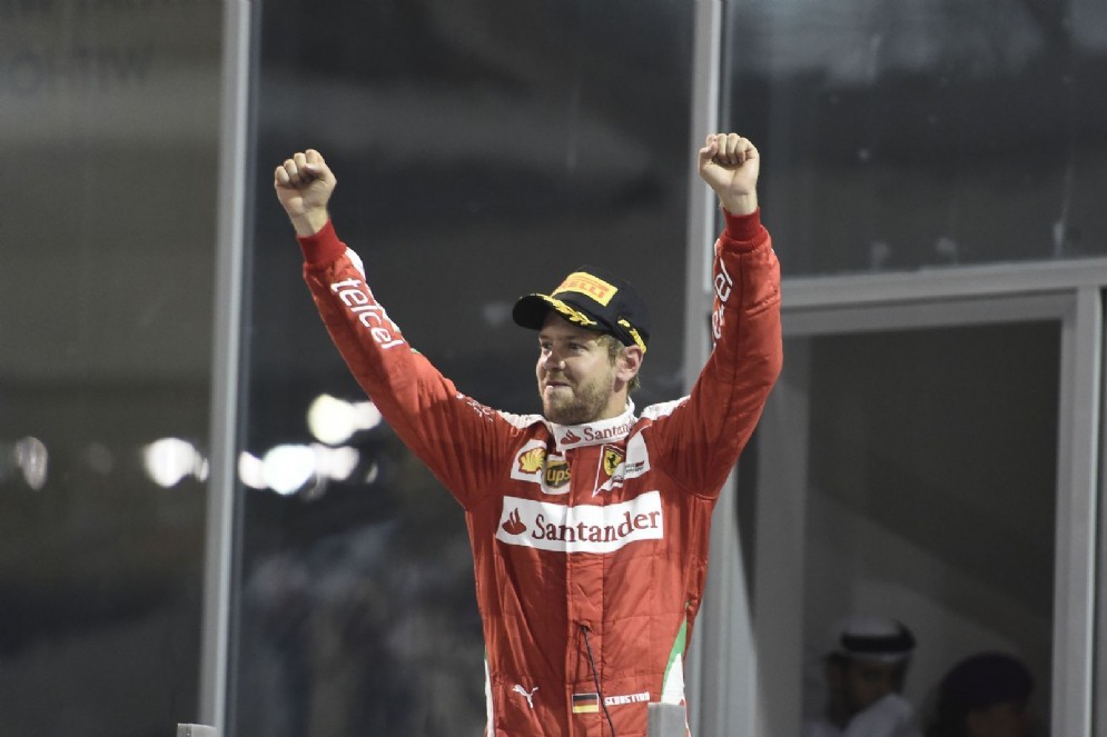 Sebastian Vettel esulta per il terzo posto