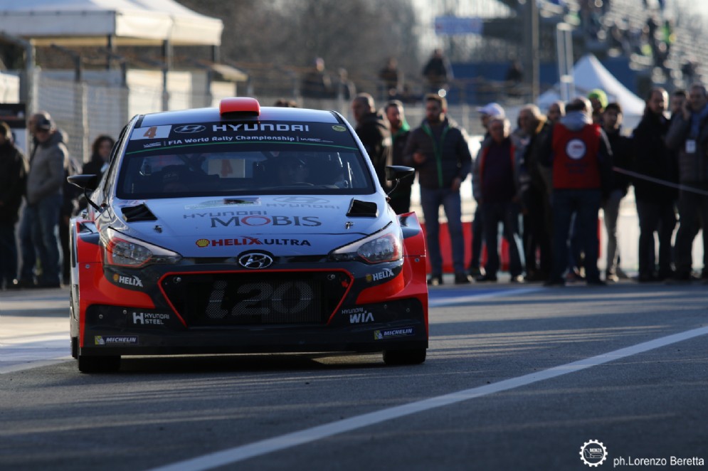 Dani Sordo in pista con la sua Hyundai