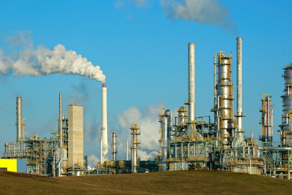 Ogni cittadino UE paga 600 euro l'anno per finanziare l'energia fossile.