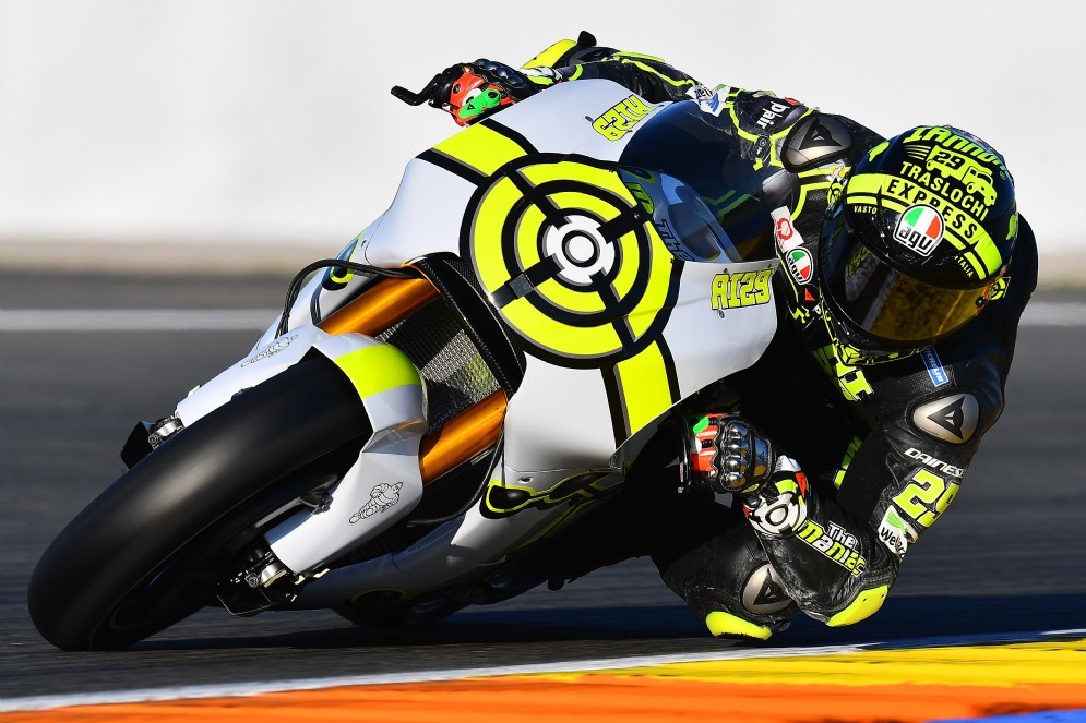 Andrea Iannone in azione sulla Suzuki
