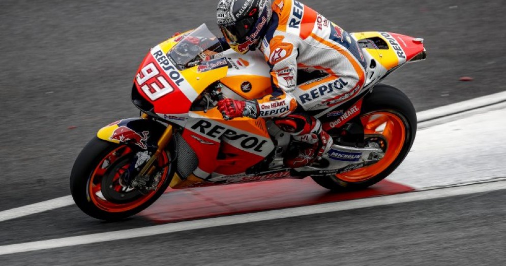 Marc Marquez in azione nei test di oggi a Sepang