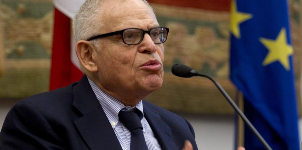 Il politologo naturalizzato statunitense Edward Luttwak.