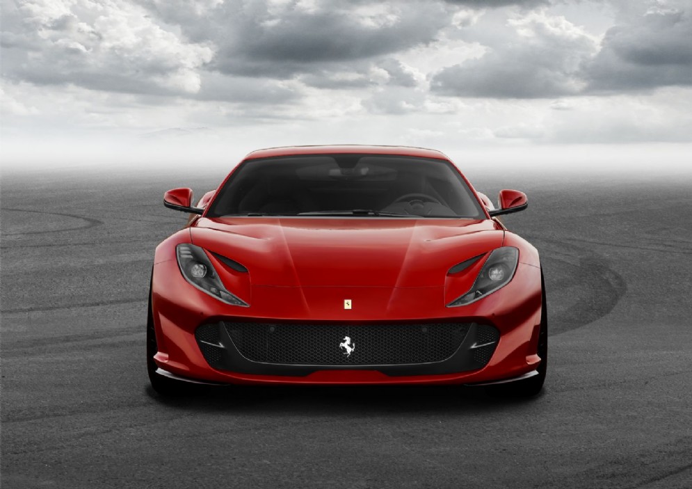 Vista anteriore della 812 Superfast